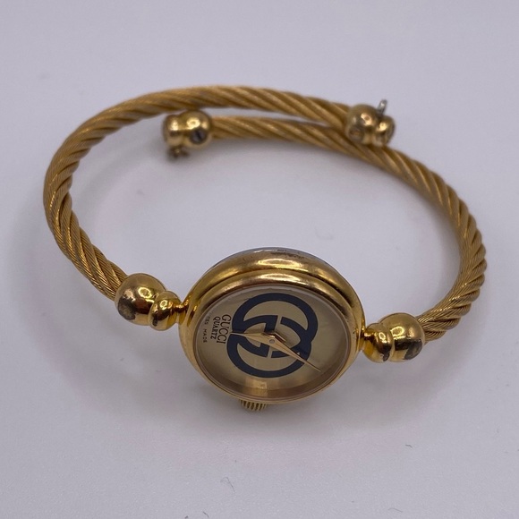 Gucci Bangle Watch 2047L Quartz Watch - Picture 5 of 12